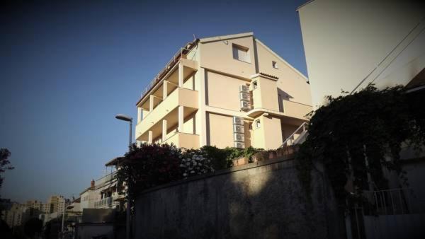Apartament Holidays 6 *